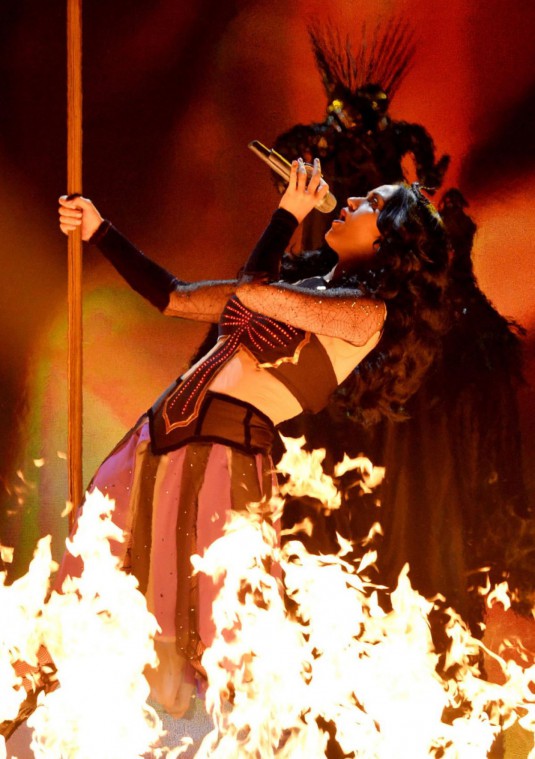 KATY PERRY Performs at 2014 Grammy Awards in Los Angeles