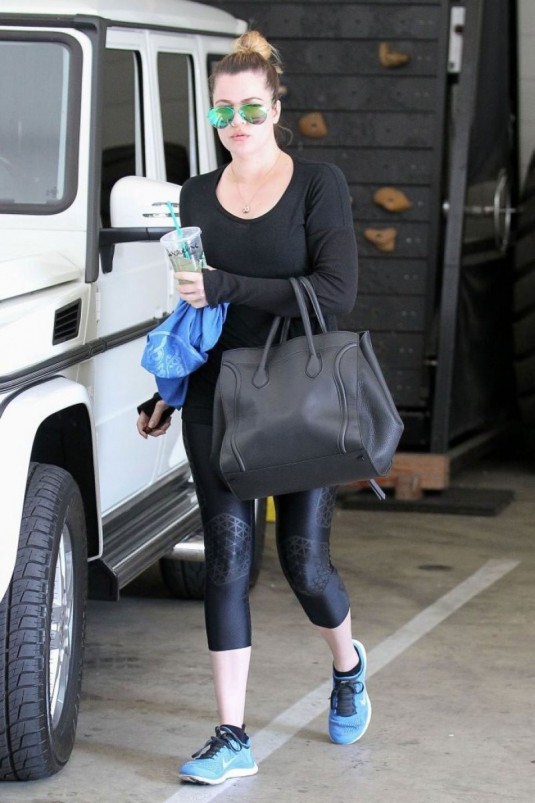 KHLOE KARDASHIAN in Tights Heading to a Gym in Beverly Hills