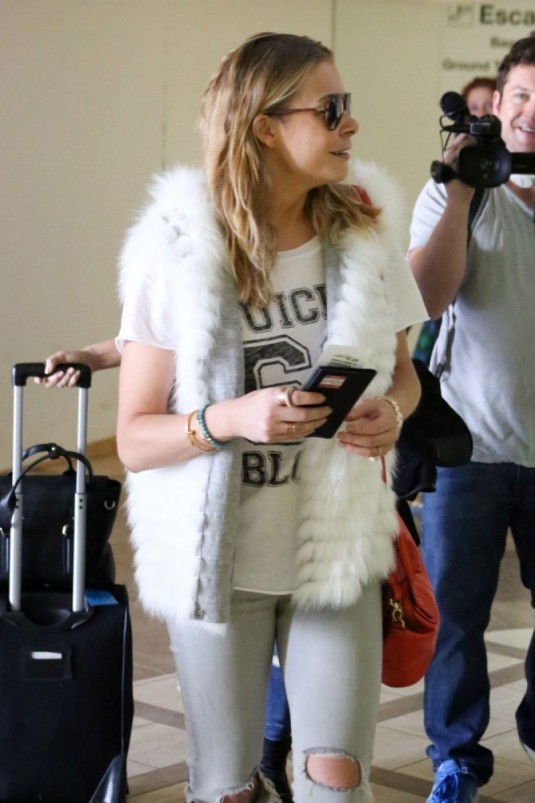 LEANN RIMES at LAX Airport