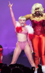 MILEY CYRUS Bangerz Tour in Los Angeles