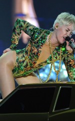 MILEY CYRUS Bangerz Tour in Los Angeles