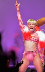 MILEY CYRUS Bangerz Tour in Los Angeles