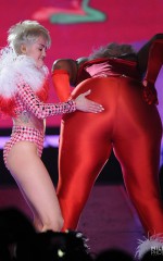 MILEY CYRUS Bangerz Tour in Los Angeles