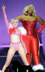 MILEY CYRUS Bangerz Tour in Los Angeles