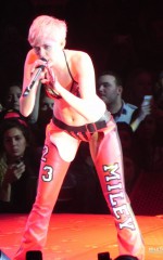 MILEY CYRUS Bangerz Tour in Los Angeles
