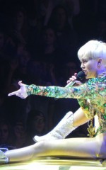 MILEY CYRUS Bangerz Tour in Los Angeles