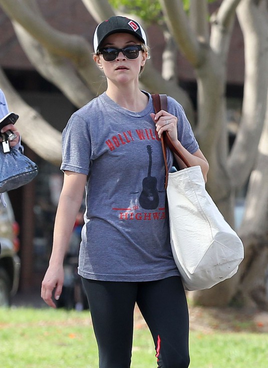 REESE WITHERSPOON heading to a Yoga Class in Brentwood