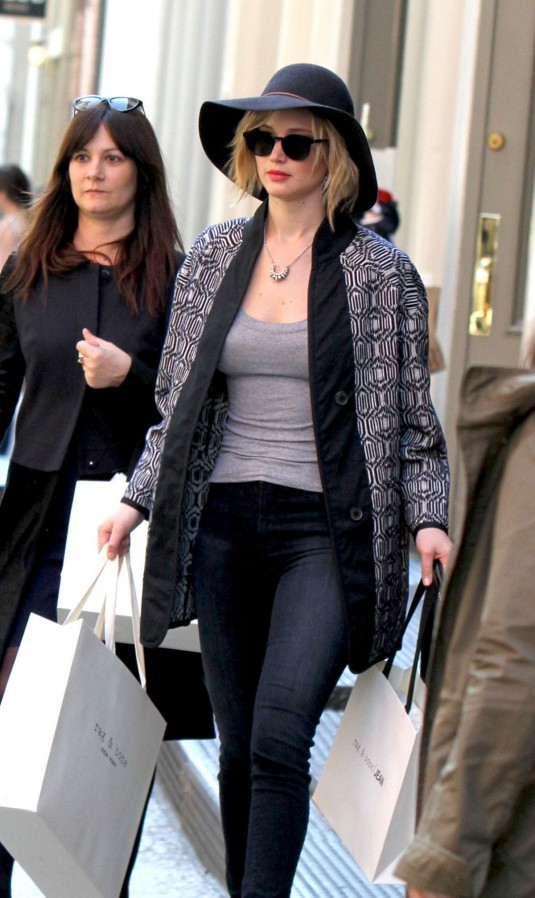 JENNIFER LAWRENCE Rag & Bone Store in SoHo, Manhattan
