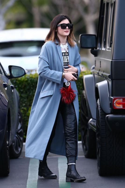 KYLIE JENNER out for lunch in Calabasas